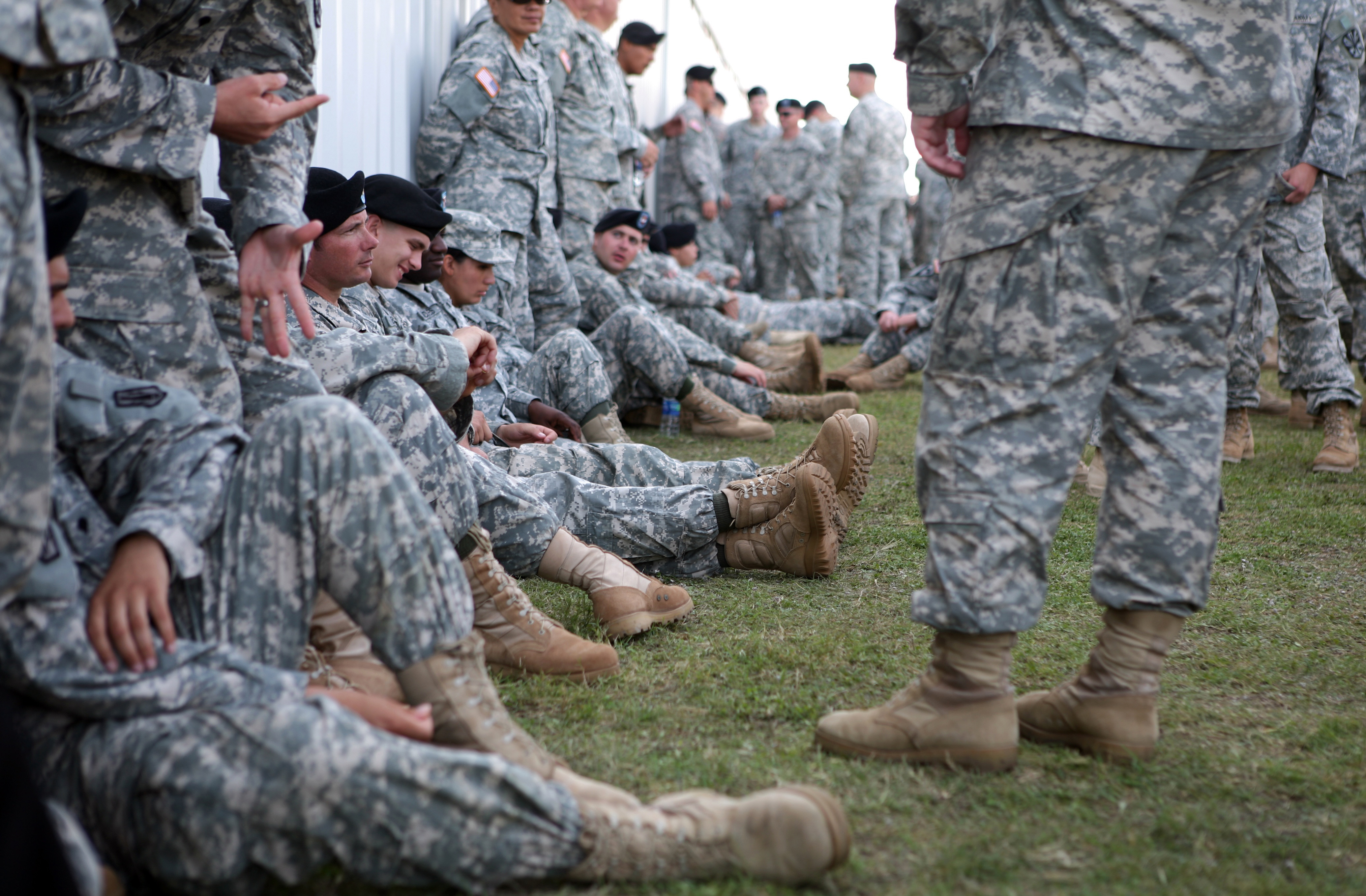 Obama pays tribute to victims at Fort Hood memorial service