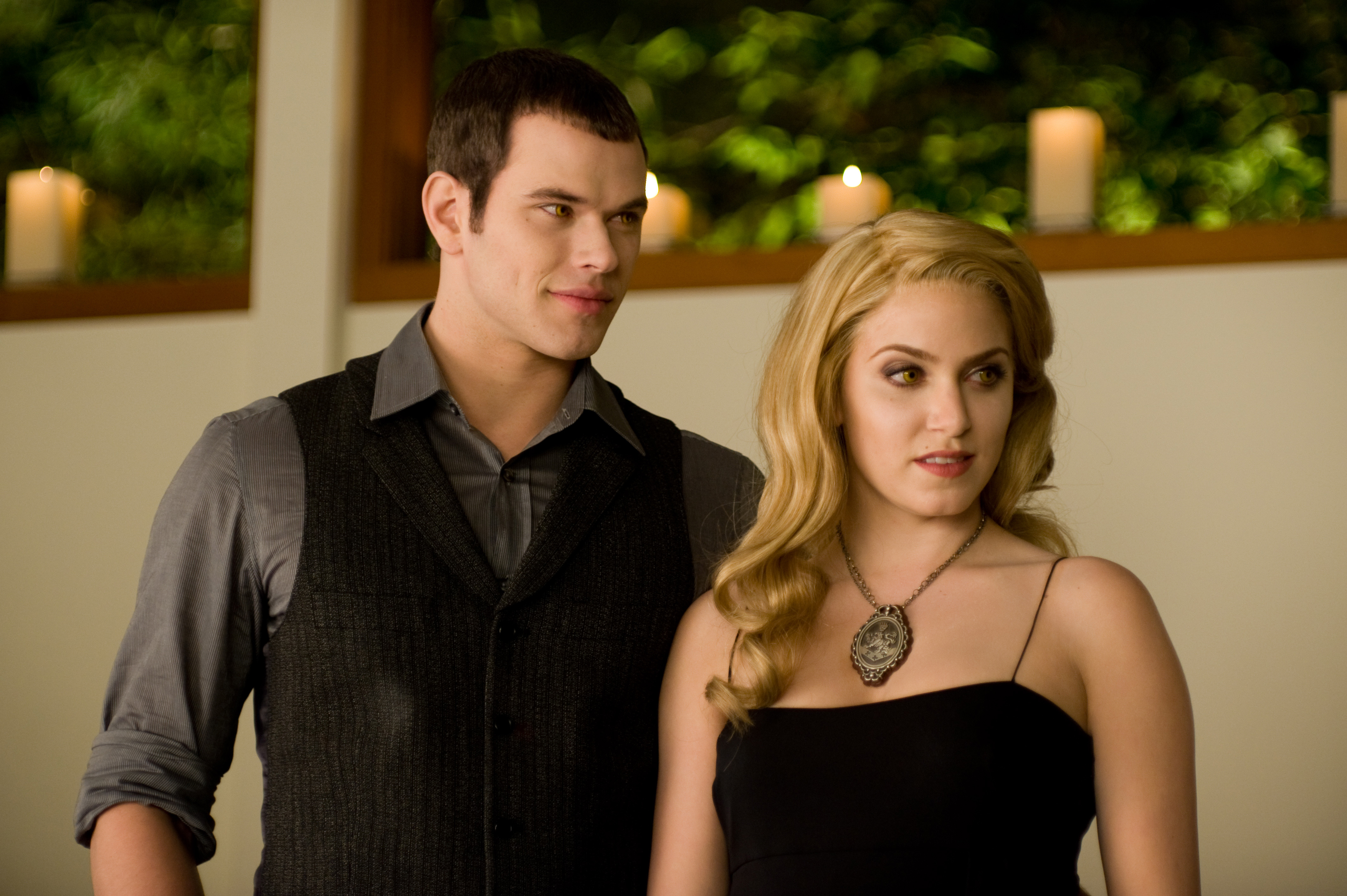 ‘The Twilight Saga: New Moon’: Love at second bite