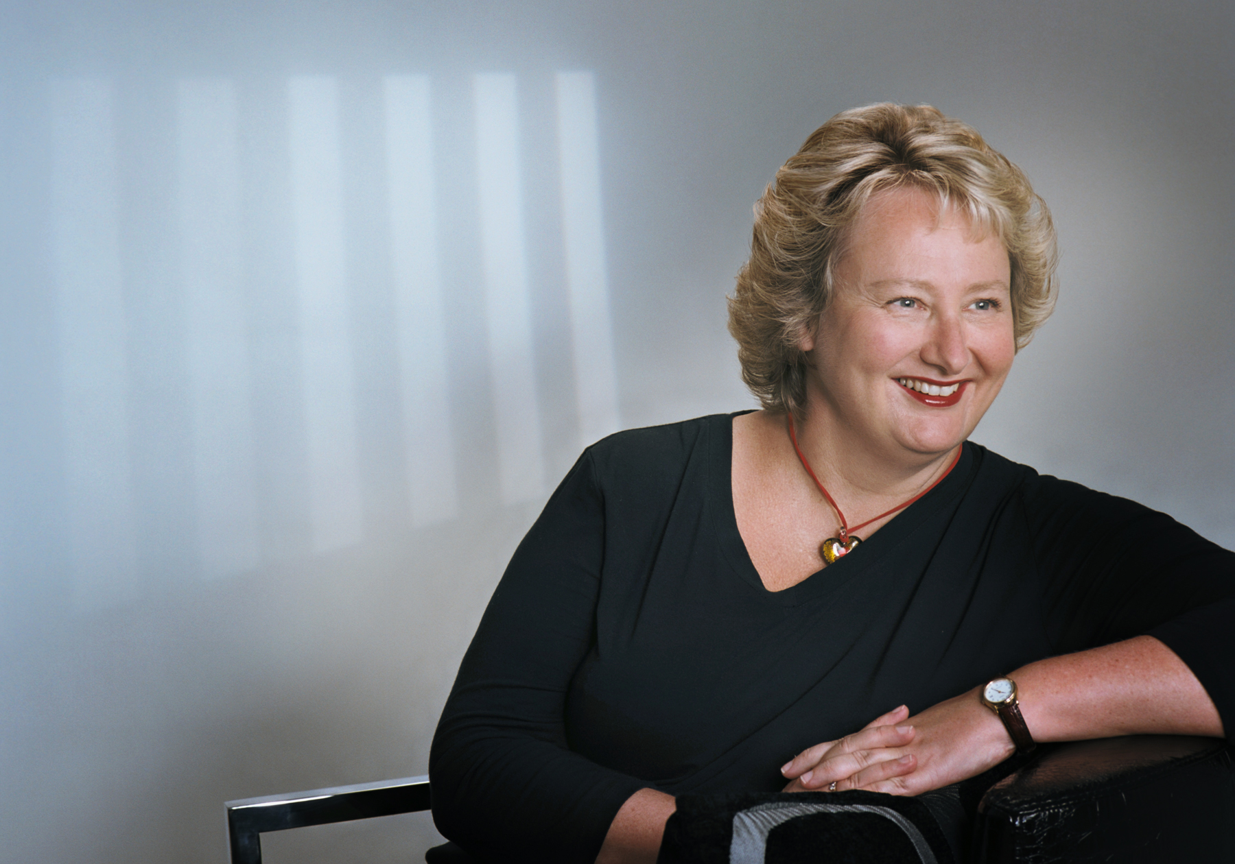 Aussie author Anna Campbell defies the boundaries of historical romance