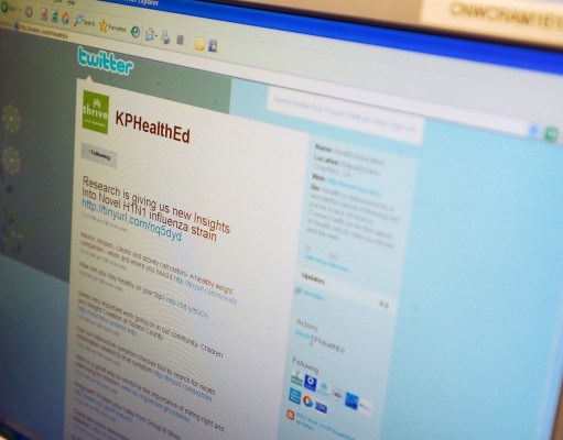 In quest to monetize popularity, Twitter launches ads