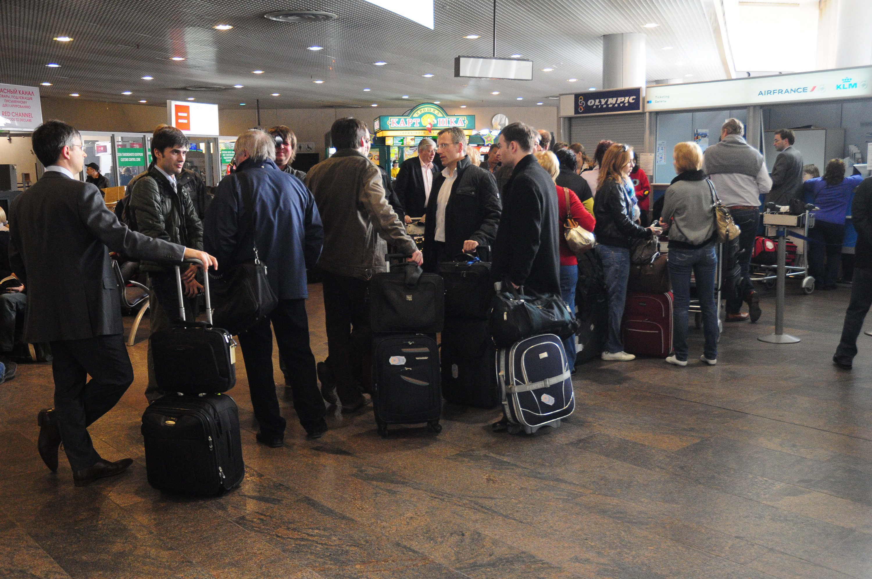 Volcanic ash lingers, but European airports begin to reopen