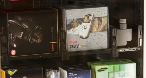 Vending machines now dispense iPods, GPS gear