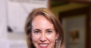 Giffords shooting: Moment of silence, suspect in court