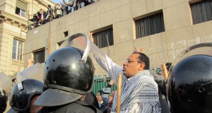 Egyptian protests intensify; demonstrators battle with police