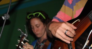 REVIEW AND SLIDESHOW: Dovekins at Astroland