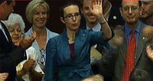 Giffords returns to Congress for debt-limit vote