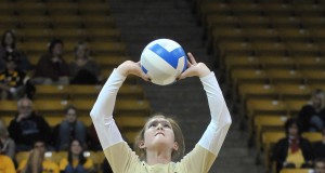 Spikers struggle in California