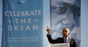 Obama helps dedicate King memorial