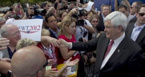 Newt pledges moon base by second term