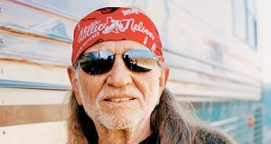 Willie Nelson Re-Signs to Sony Records, Announces New Albums
