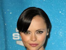 ‘Pan Am’ Star Christina Ricci Weighs In on the Show’s Struggling Ratings