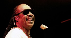 Stevie Wonder, Aretha Franklin to Perform at Whitney Houston’s Funeral