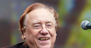 Banjo Legend Earl Scruggs Dead at 88