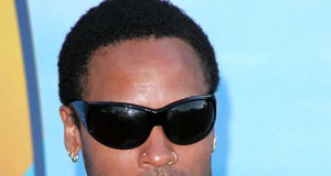 Lenny Kravitz Reissues ‘Mama Said,’ From When His Life Was ‘Spinning’