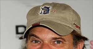 David Lee Roth Explains Postponed Van Halen Tour Dates