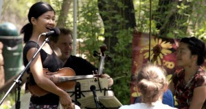 Strings sing in the park