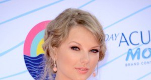Justin Bieber, Taylor Swift, ‘Hunger Games’ Clean Up at Teen Choice Awards