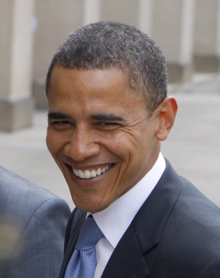 Sudden embrace a symbol of Obama on campaign trail