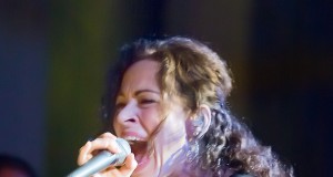 Janiva Magness draws strength from turmoil