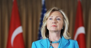 Clinton draws line on Syria: chemical weapons