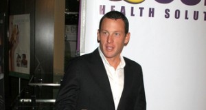 Lance Armstrong hit with suit for sponsorship money