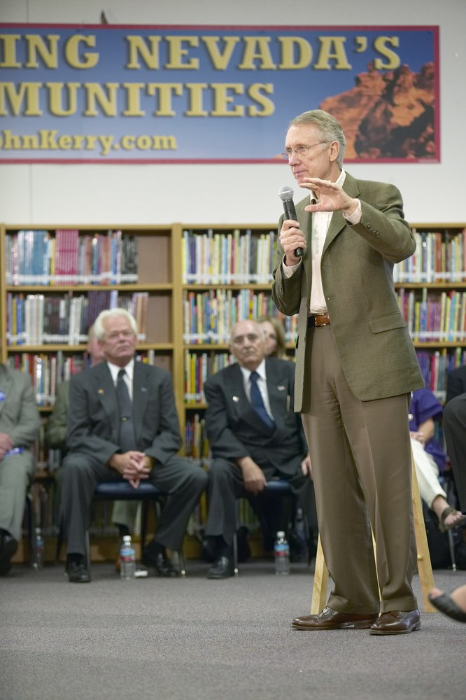 Reid drops assault weapons ban; lacks support from Senate Democrats