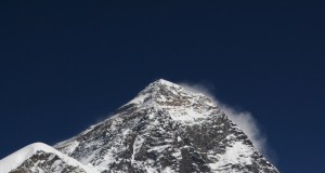 80-year-old Japanese climber to try for third Everest summit