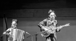 VAUDEVILLE MAKES A COMEBACK