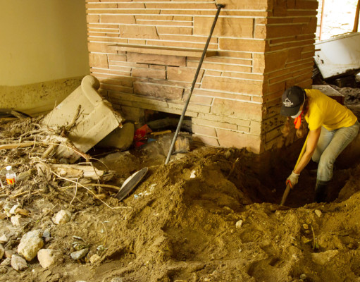 ‘Knee Deep’ chronicles community after Boulder flood