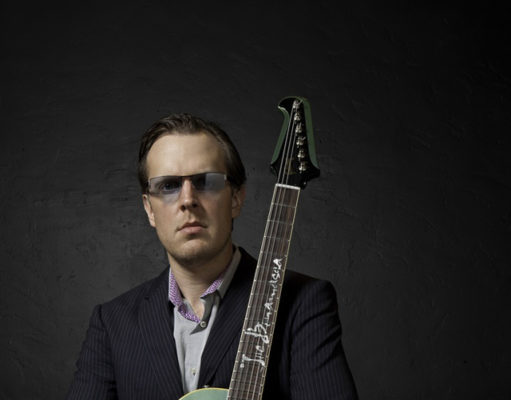 Two drummers, one beat