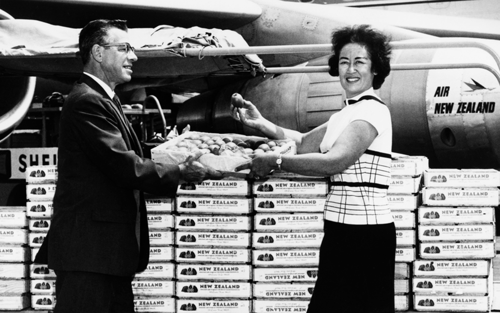 “Kiwi Queen” Frieda Kaplan introduced America to “exotic” fruits and veggies like kiwis and sugar snap peas in the early ’60s. 