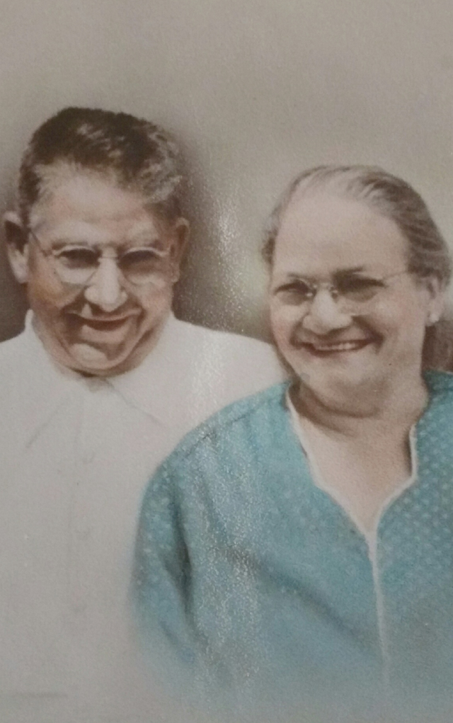 Michael (Papa) and Vincenza (Nanna) Mazzola operated Mazzola’s Market in Willimantic, Connecticut.