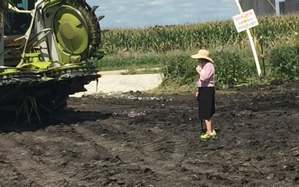 Cyndy Coppola attempts to stop construction of DAPL on her property.