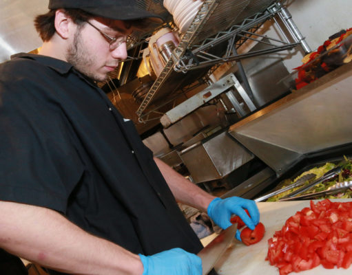 Boulder restaurants face shortage of kitchen workers