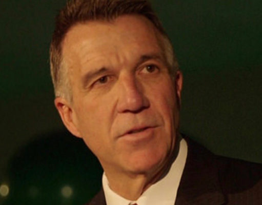 Vermont governor huffs, puffs, legalizes pot