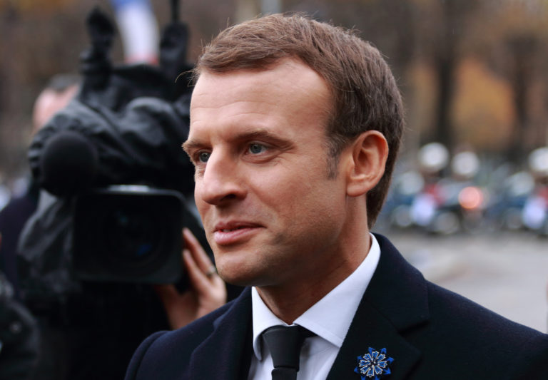 Macron and les deplorables