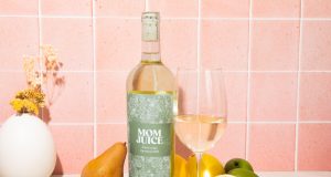 Hey ma Pinot Grigio, a Carneros 2020 white wine, by Mom Juice